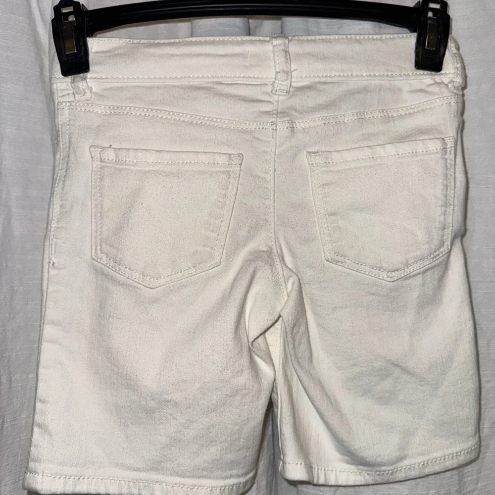 Oshkosh B’gosh Boys 6 White Shorts